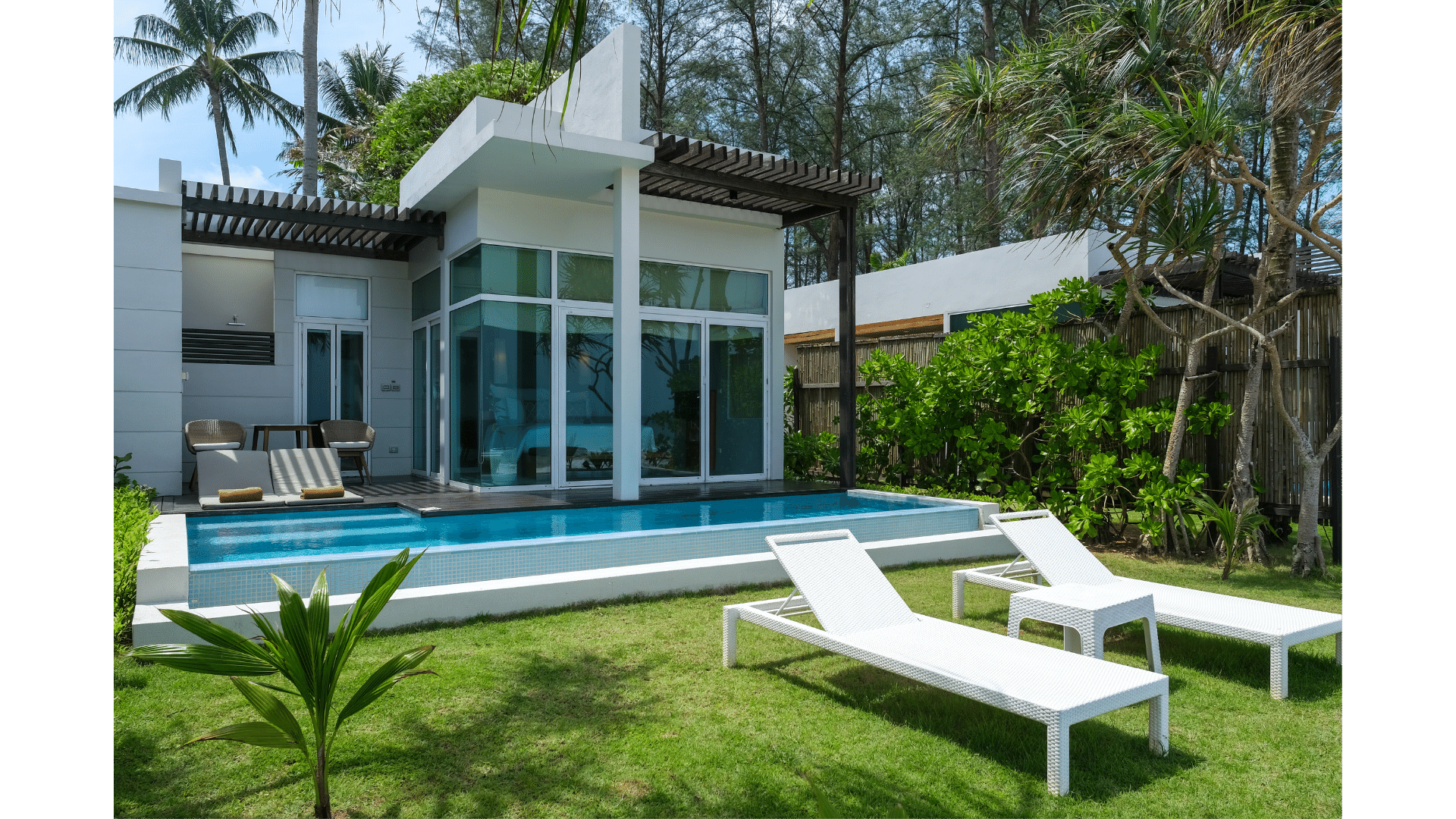 FO Pools custom swimming pool construction in South Florida
